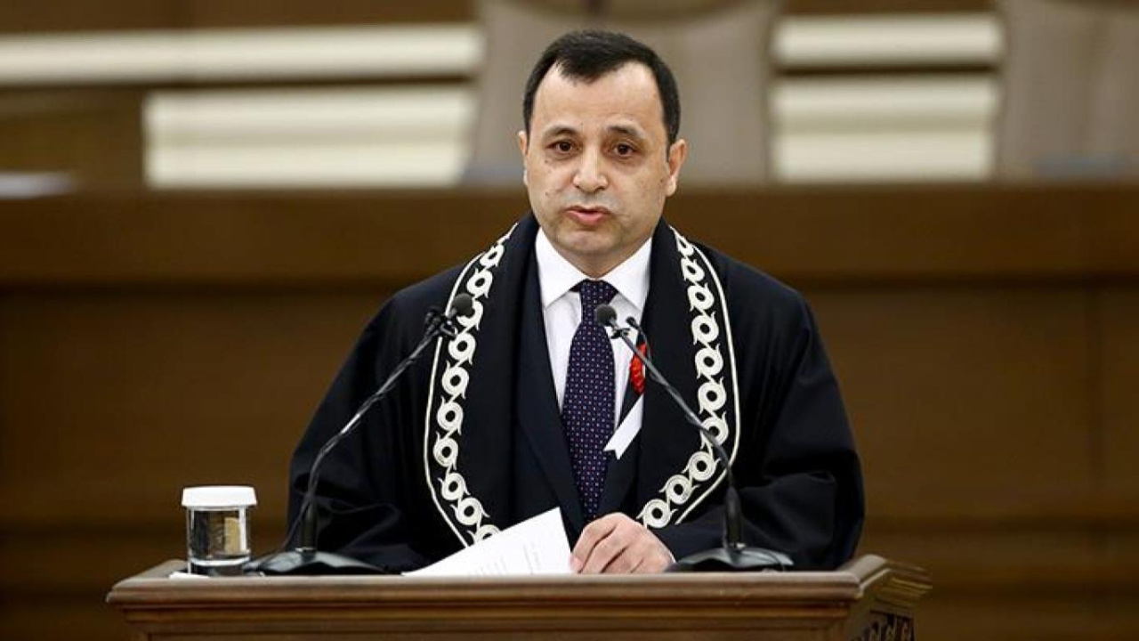 AYM Başkanı Zühtü Arslan, Erdoğan'ın karşısında yargı bağımsızlığını savundu: Kararlara imza atanları hedef al