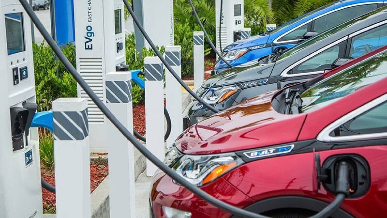 Bu yıl dünyada satılan her 5 araçtan biri elektrikli olacak