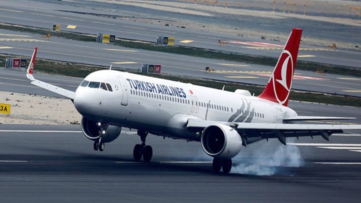 THY uçağında kadın yolcu kabin memuruna saldırdı: Uçak Antalya'ya acil iniş yaptı