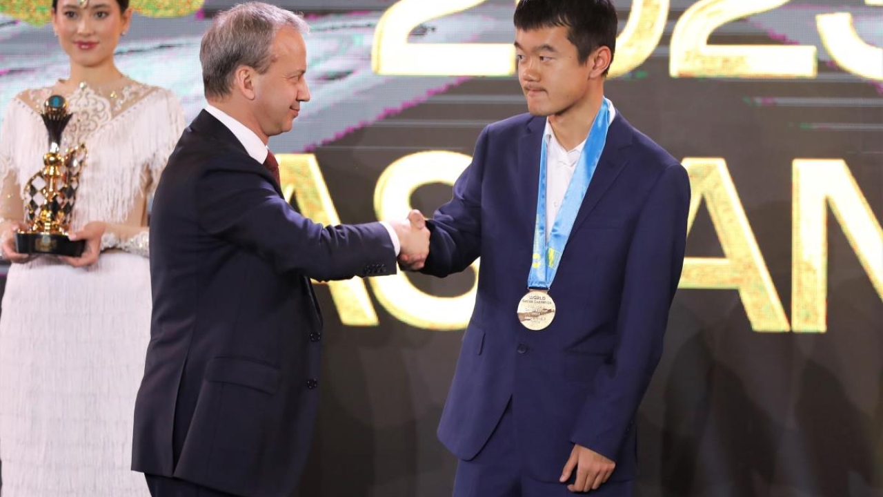 Çinli Ding Liren, FIDE Dünya Satranç Şampiyonası'nı kazandı