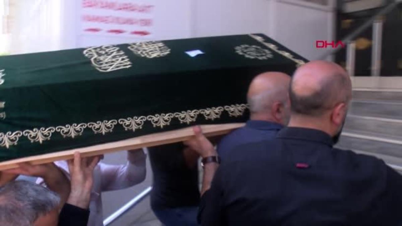 Kadıköy'de sokak müzisyeni öldürüldü