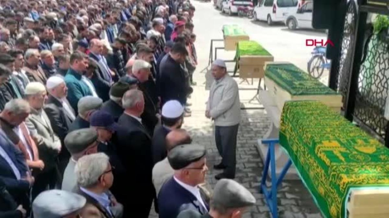 Konya'da trafik kazası: 4'ü aynı aileden 5 kişi hayatını kaybetti