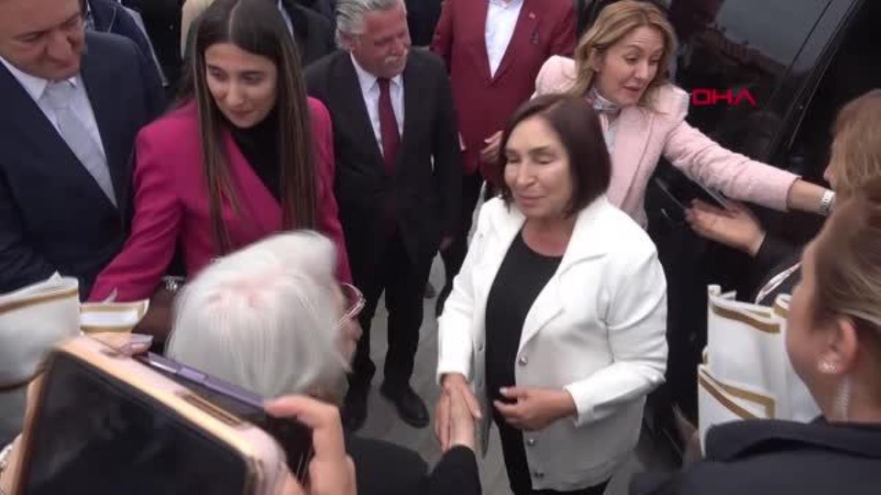 Selvi Kılıçdaroğlu Konya'da Mevlana Müzesini ziyaret etti