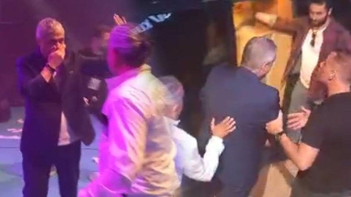 AK Parti'nin düzenlediği Cengiz Kurtoğlu konserinde yangın: Korumaları konsere katılan Nebati'yi alandan uzakl