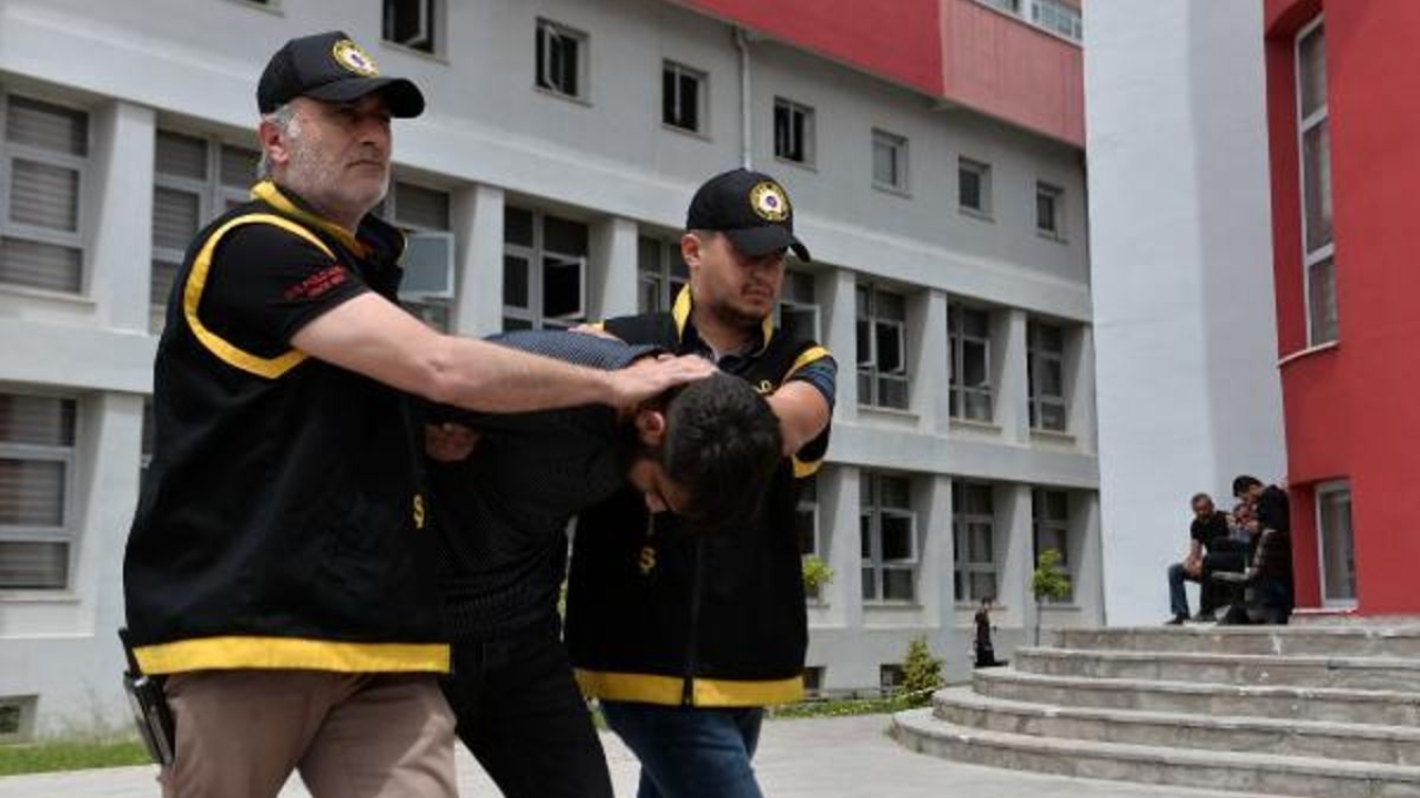 Adana'da şantiye bekçisi bıçaklandı, AK Parti seçim bürosuna sığındı