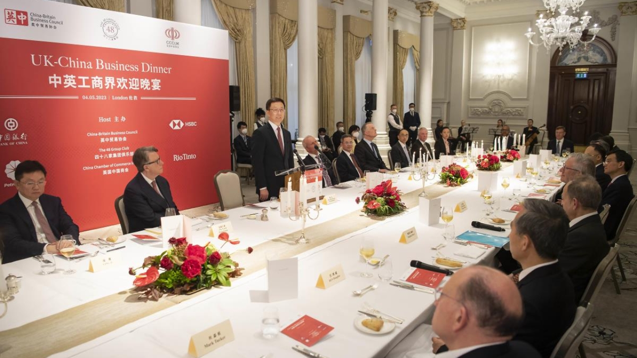 Çin Cumhurbaşkanı Yardımcısı Han Zheng Londra'da İş Çevreleriyle Buluştu