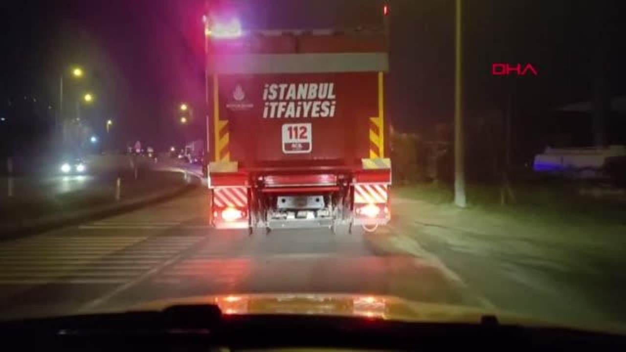 Büyükçekmece'deki Lojistik Depoda Yangın Çıktı
