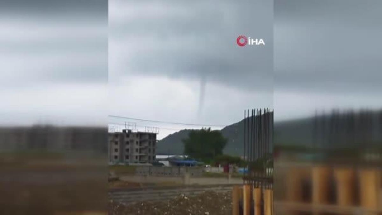 Antalya'da denizde ortaya çıkan hortum karaya ulaşmadan etkisini kaybetti