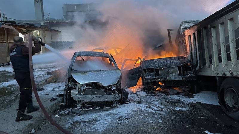 Kamyon 11 araca çarparak durabildi: 12 kişi yaşamını yitirdi