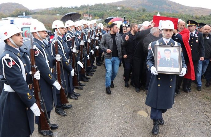 Şehit Furkan Yılmaz gözyaşları arasında defnedildi