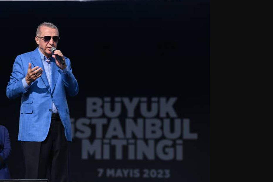 Erdoğan: Bir önceki gün Erzurum'daydım. Dadaşlar, bizim otobüsün adeta önünü kestiler, yürütmüyorlar. Dadaş bu