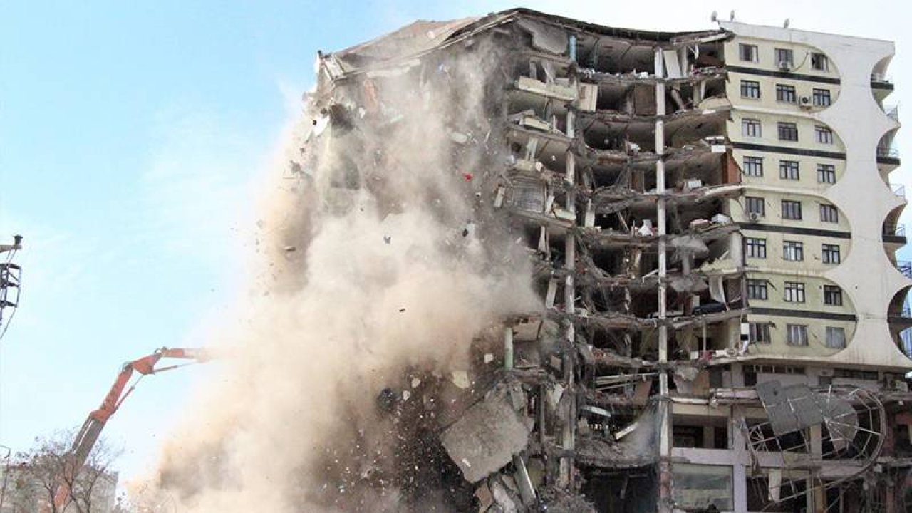 Depremde yıkılan Galeria Sitesi'ne ilişkin raporda sorumluların kusur oranları belirlendi
