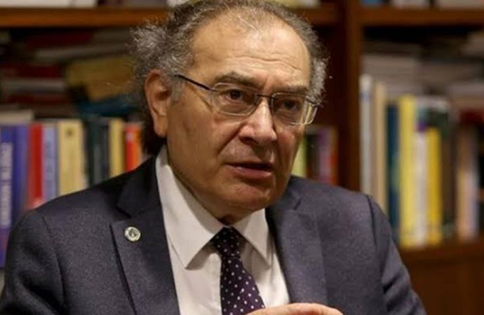 Yanlış açıklama yapan Rektör Nevzat Tarhan’la dalga geçtiler