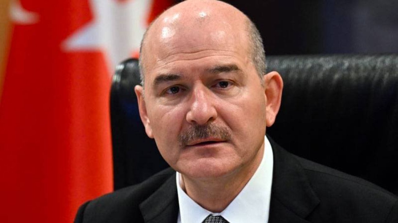 Süleyman Soylu: Ayasofya'nın minaresi kadar başınızı dik tutun, dünyaya öyle bir lider yetiştirdiniz ki bir ül