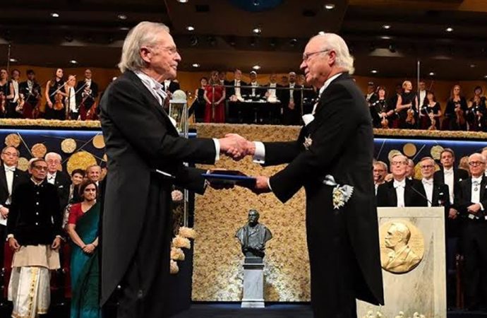 Nobel’in tartışmalı ismi Peter Handke, ödülünü teslim aldı! Türkiye’den ilk tepki…