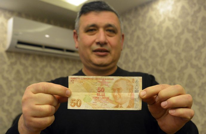 Bankaya gönderip, kontrol ettirdi: Bu paranın değeri tam 50 bin lira