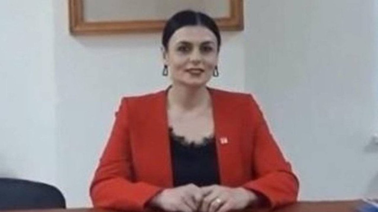 Depremzedelerle ilgili paylaşım yapan CHP'li Cansu Doğan görevden alındı
