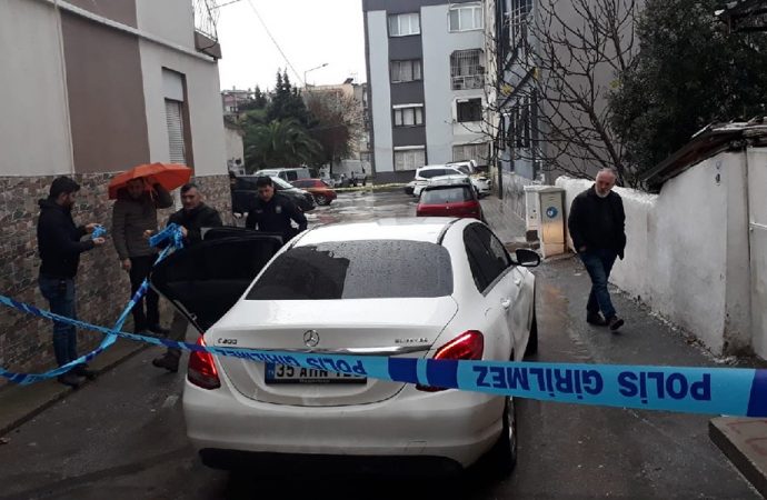 MHP’li başkana motosikletli şahıslardan silahlı saldırı!