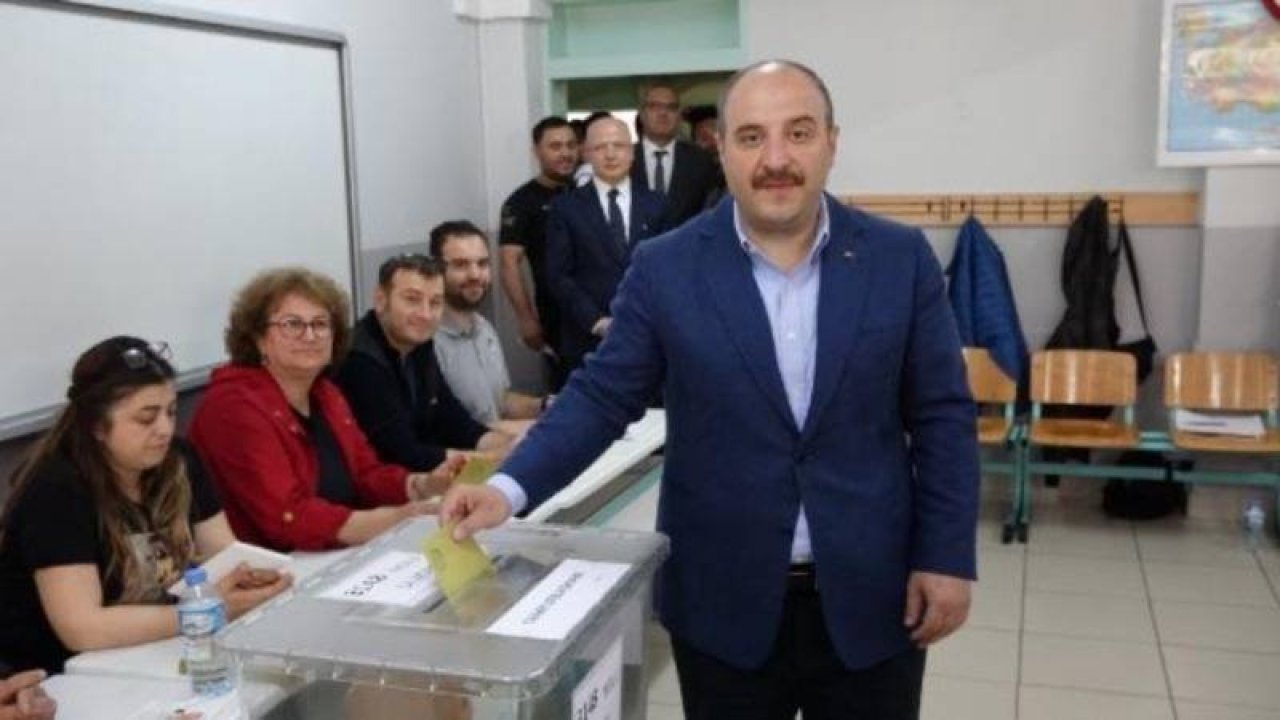 Sanayi ve Teknoloji Bakanı Varank, oyunu Bursa'da kullandı