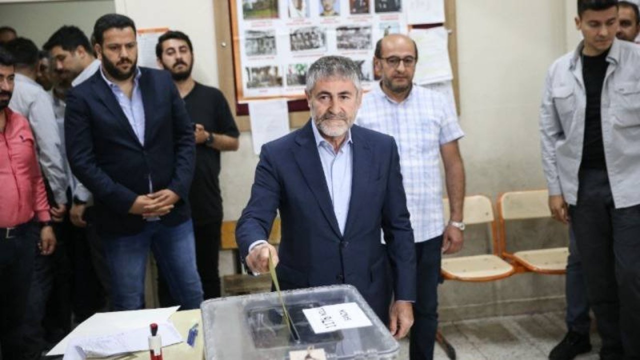 Bakan Nebati, oyunu Mersin'de kullandı