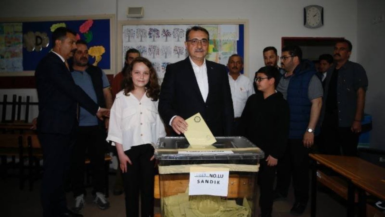 Bakan Dönmez, oyunu Eskişehir'de kullandı: 