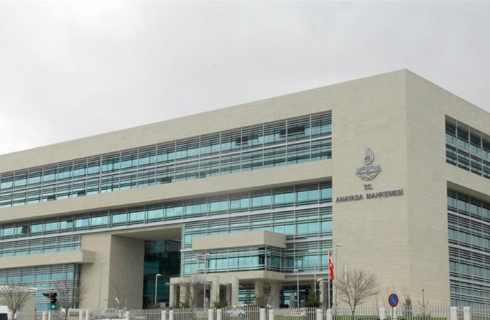 Anayasa Mahkemesi’nden pasaport iptaline ilişkin flaş karar!
