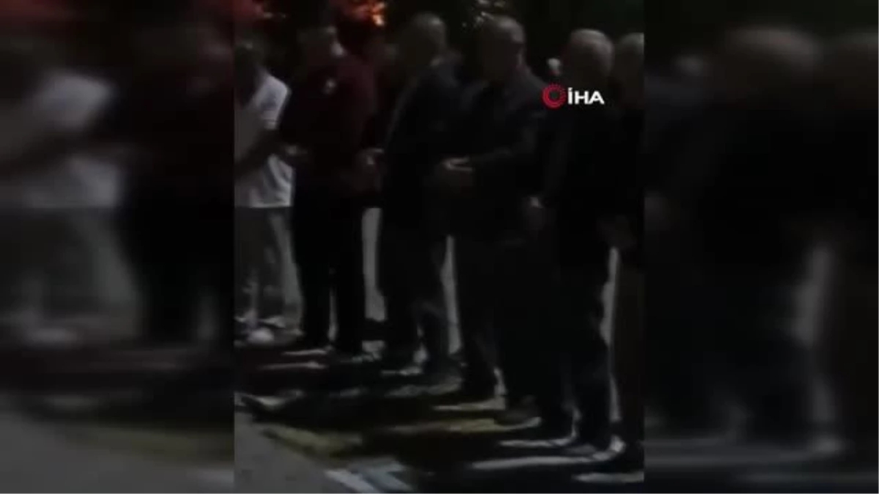 Depremzedeler Erzurum'da Şükür Namazı Kıldı