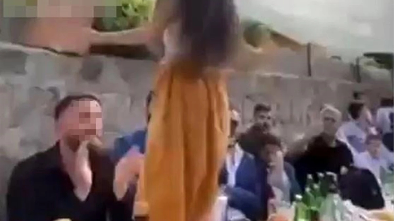 Kayseri'de Yaşı Küçük Kız Çocuğunu Alkol Masasında Oynatanlar Hakkında İşlem Başlatıldı