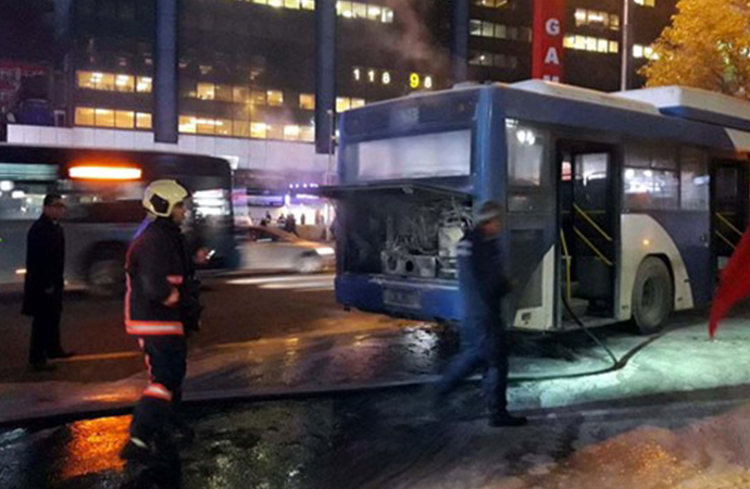 Ankara’da yolcuların bulunduğu otobüs alev aldı