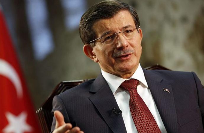 Yerli olduğu iddia edilen otomobille ilgili bir açıklama da Davutoğlu’ndan