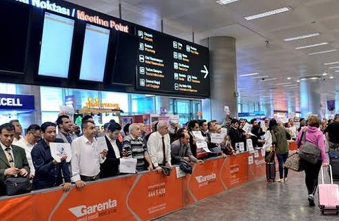 İstanbul Havalimanı’nda pankartla yolcu beklemek yasaklandı!