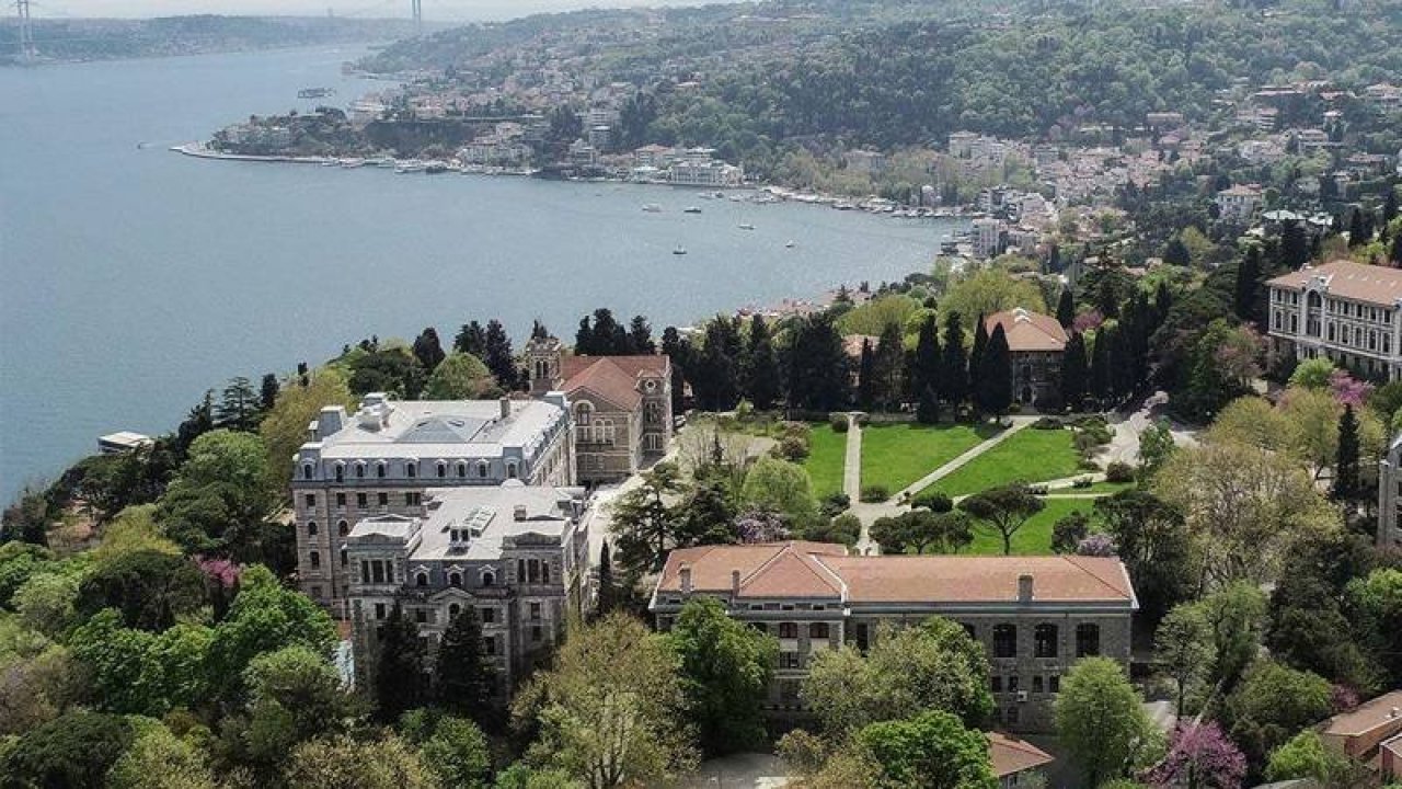 Boğaziçi Üniversitesi Rektörlüğü'nden eylemlerini sürdüren akademisyenlere 'adli ve idari işlem' duyurusu