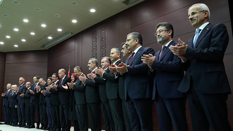 İş dünyası yeni kabineyi değerlendirdi