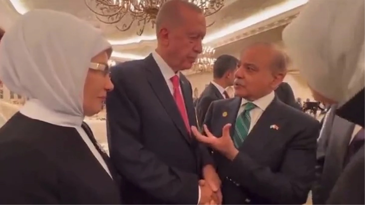 Pakistan Başbakanı Şerif'in Türkiye'ye getirdiği mango hediyesi gündem oldu
