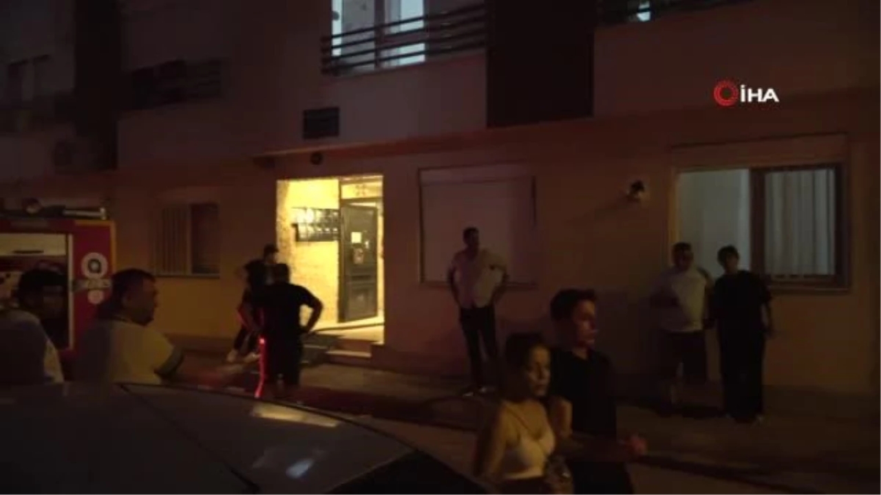 Antalya'da Yangın Paniği: Mahsur Kalan Genç Kurtarıldı