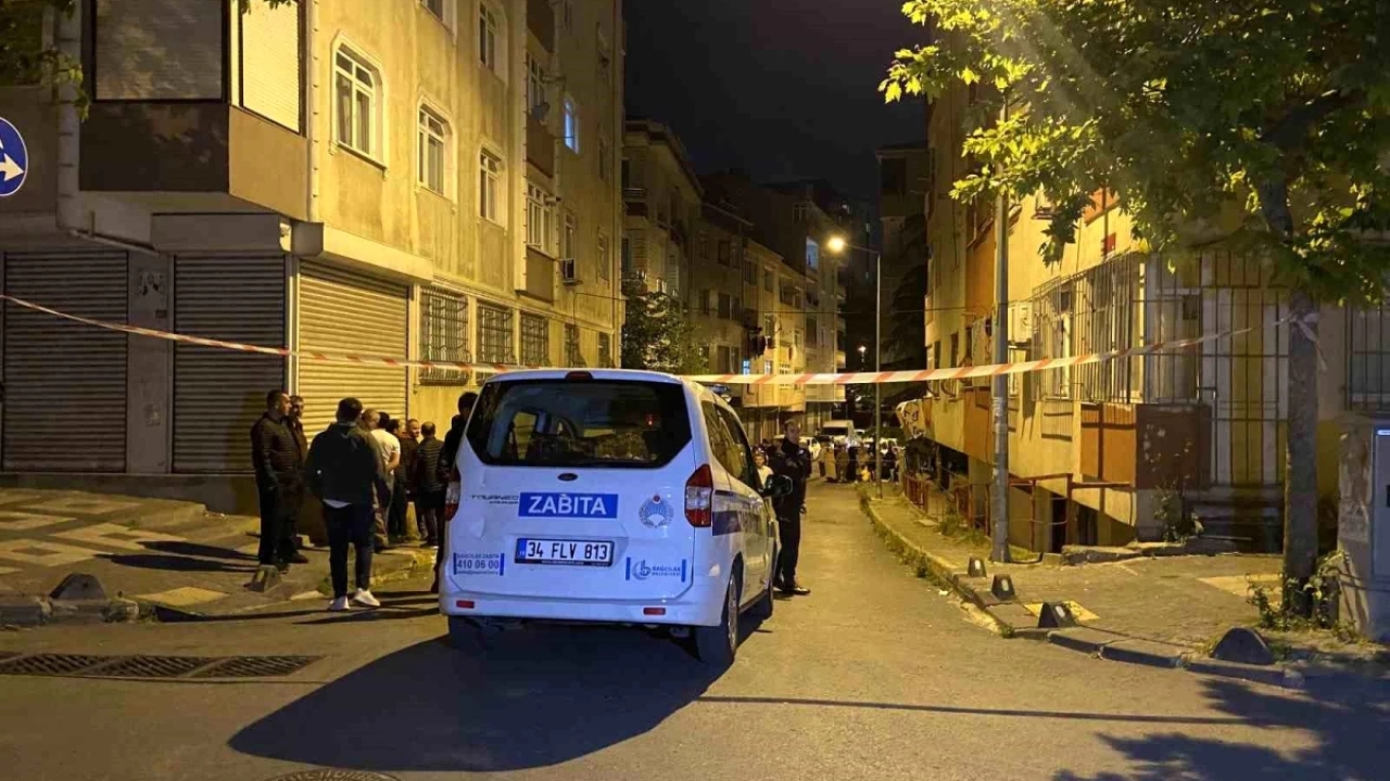 Bağcılar'da İnşaat Alanında Toprak Kayması: Bitişikteki 6 Katlı Bina Boşaltıldı