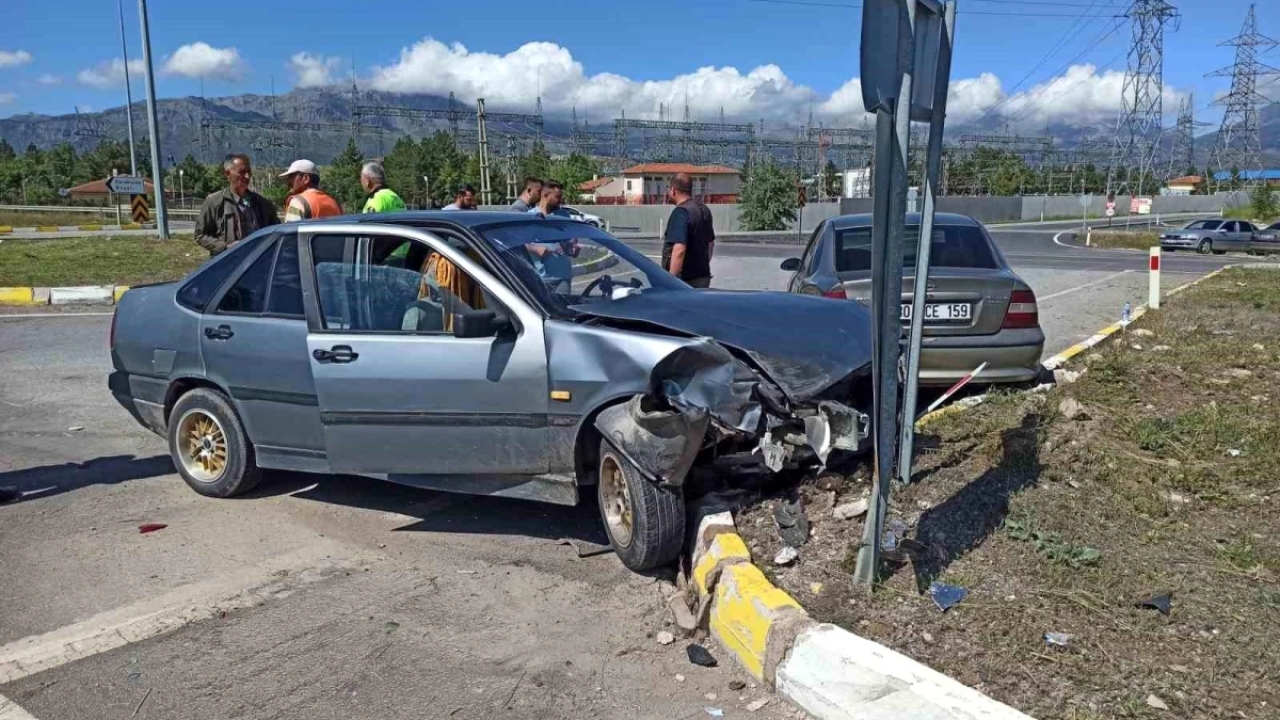 Konya Seydişehir'de 2 trafik kazası: 3 yaralı