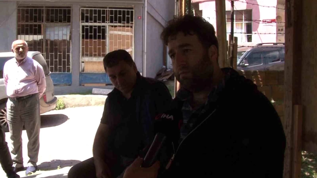 Üsküdar'da Denizde Kaybolan Gencin Ailesi Gelecek Haberi Bekliyor