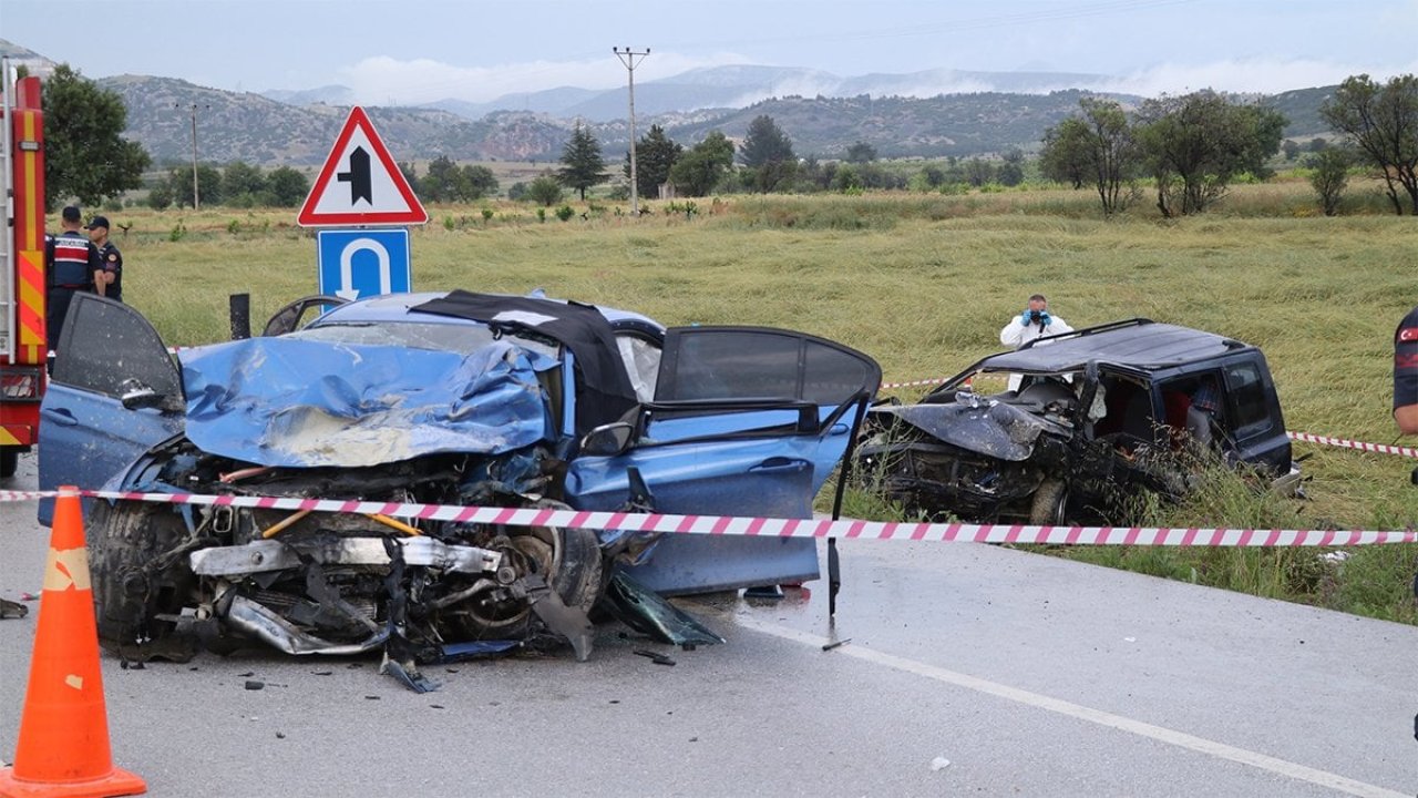 Katliam gibi kaza: 5 ölü 5 yaralı