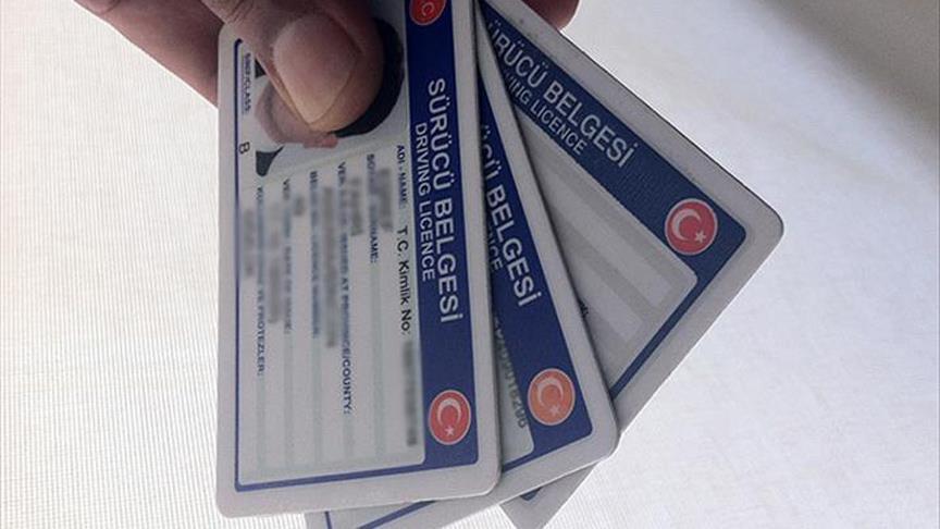 Eski sürücü belgelerinin değiştirilme süresi uzatıldı