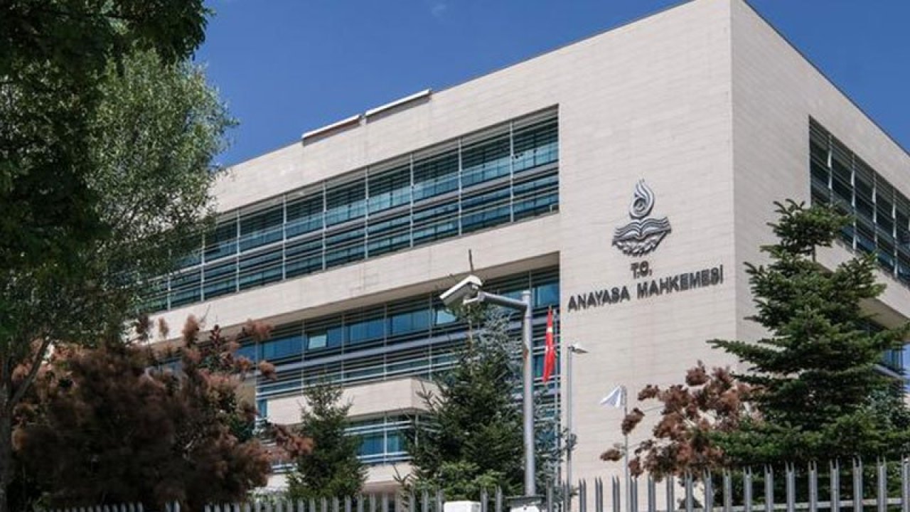 Anayasa Mahkemesi, gazetecilerin kıdem tazminatına hak kazanmasındaki 5 yıl sınırını iptal etti