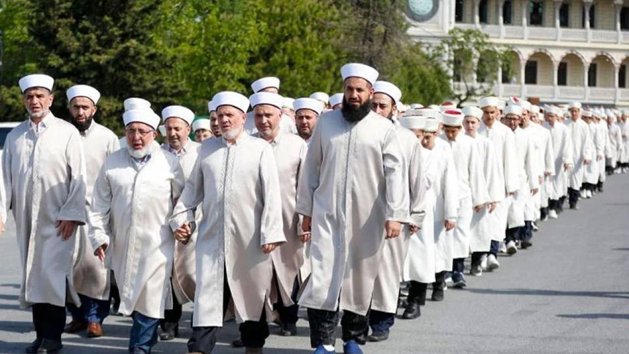 İsmailağa liderinin bir oğlu müdür, diğeri imammış