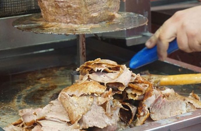 Bakan Bekir Pakdemirli’den ‘çamaşır suyuyla yıkanmış döner’ açıklaması