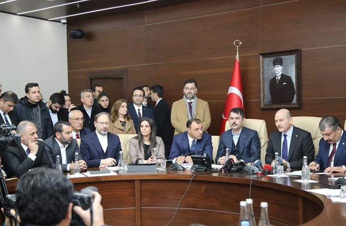 Mikrofonu açık kalan validen, bakanlara: 'Kamuoyunda algı çok iyi'