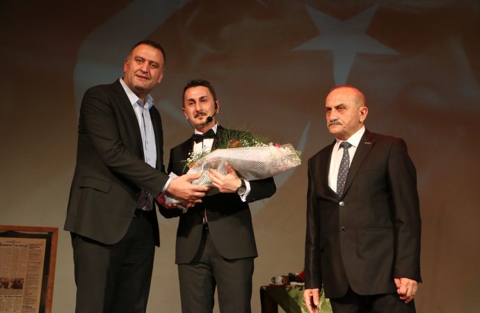 ‘Vasiyet’ İsimli Tek Kişilik Gösteri Kartal’da Sahnelendi