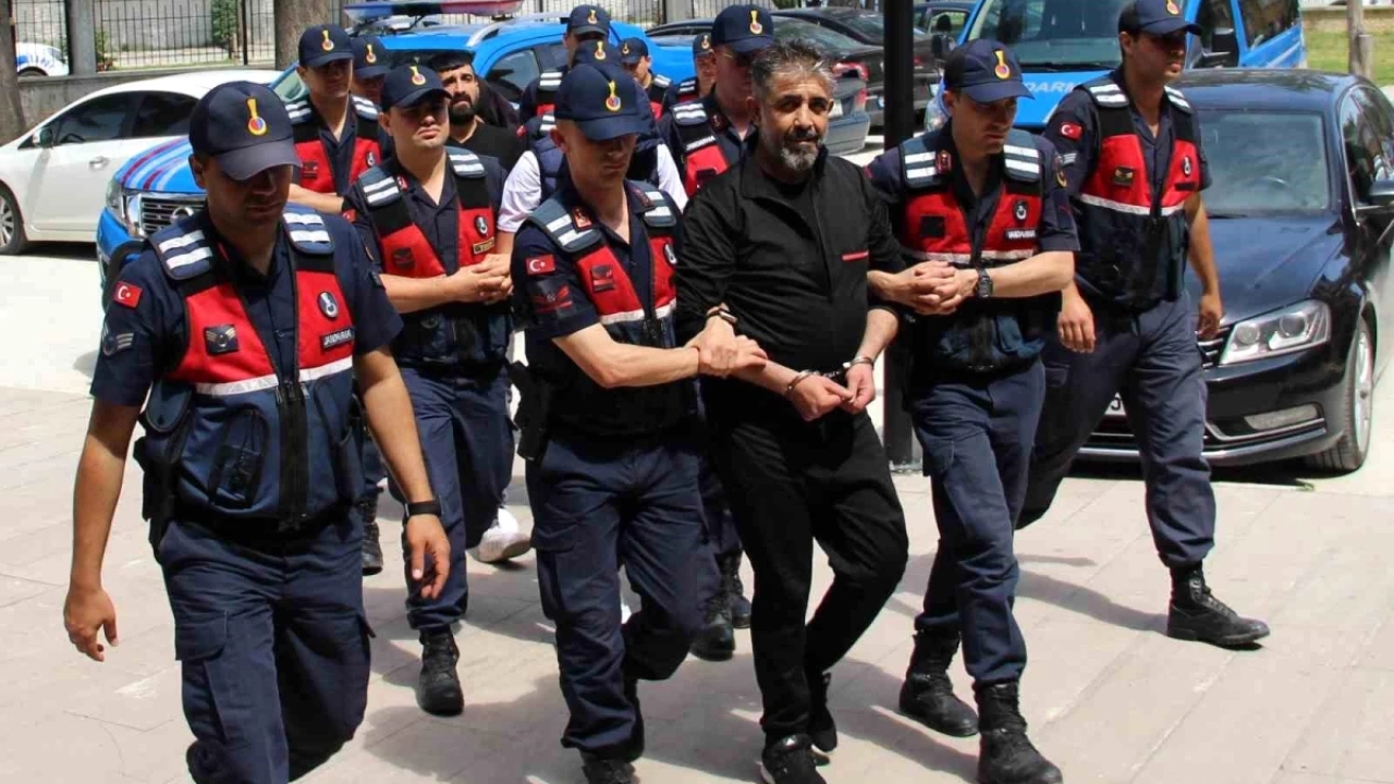 Afyonkarahisar'da Uyuşturucu Operasyonu: 4 Kişi Gözaltına Alındı