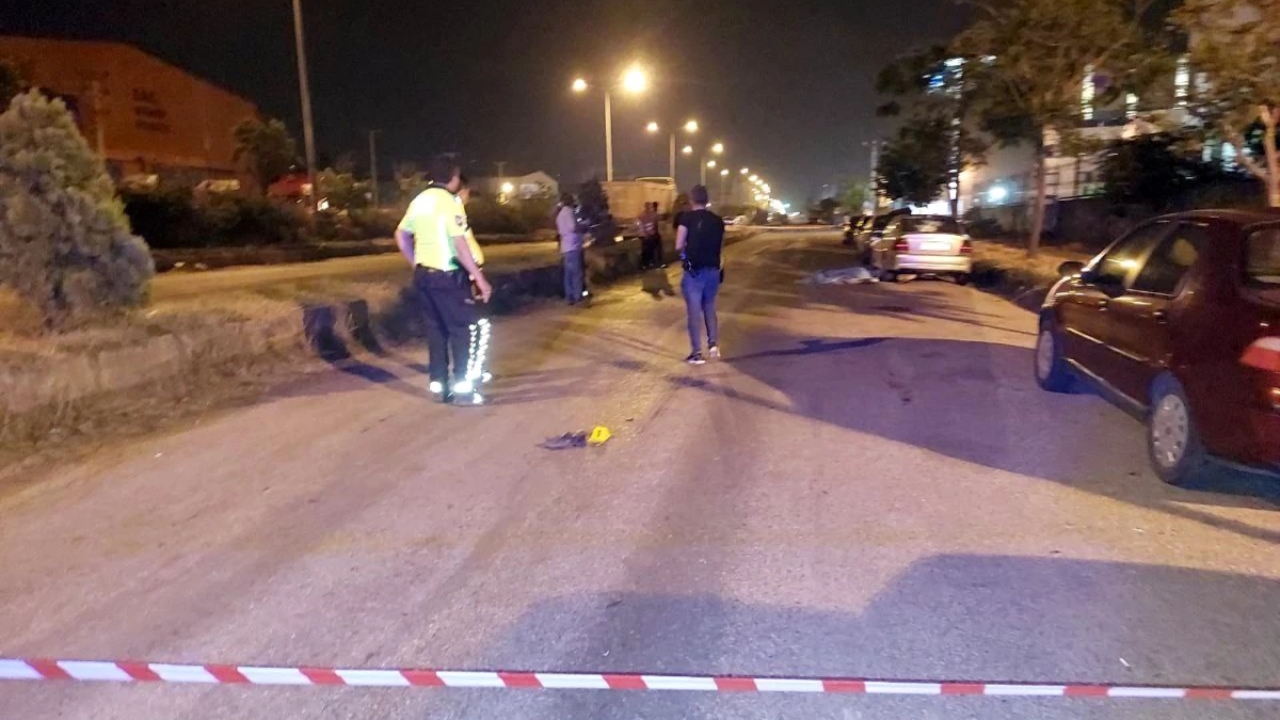 Hatay'da Otomobilin Çarptığı Yaya Hayatını Kaybetti, Sürücü Kayıplara Karıştı