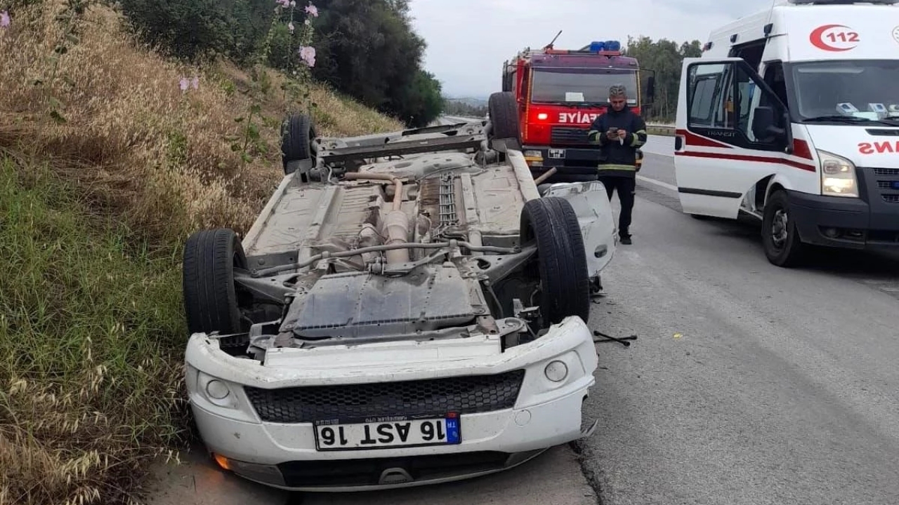 Aydın-İzmir Otobanı'nda Trafik Kazası: Otomobil Ters Döndü