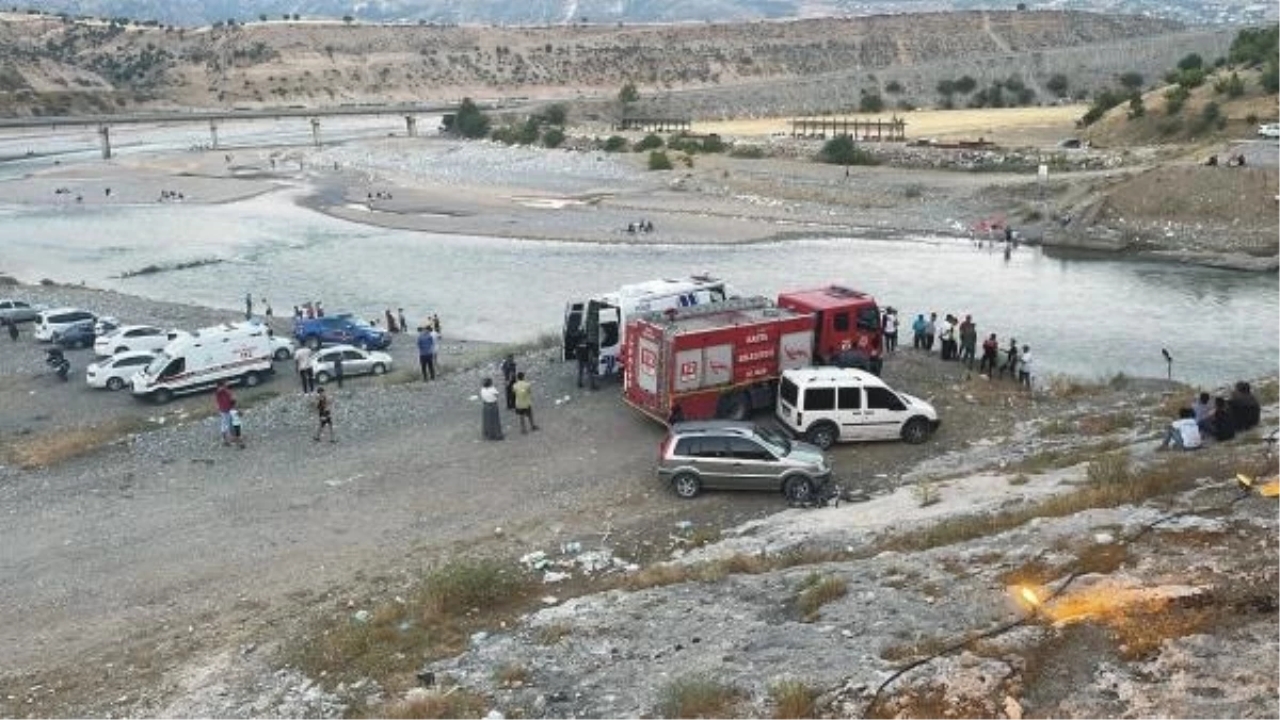 Adıyaman'da Kahta Çayı'na giren genç akıntıya kapılarak boğuldu