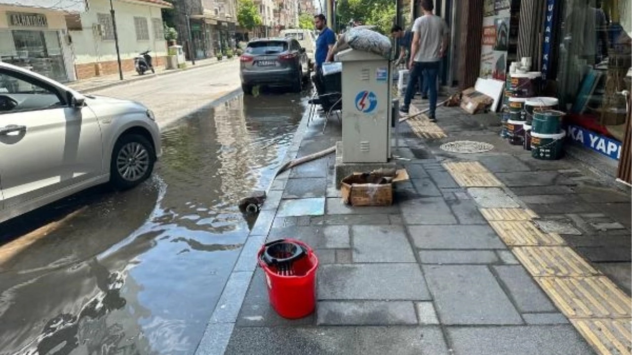 Manisa'da sağanak sel felaketi: 223 ev ve iş yeri ile hastane su altında kaldı